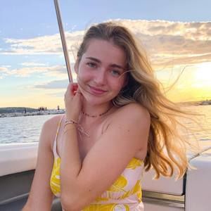 Meet your Posher, Alyssa